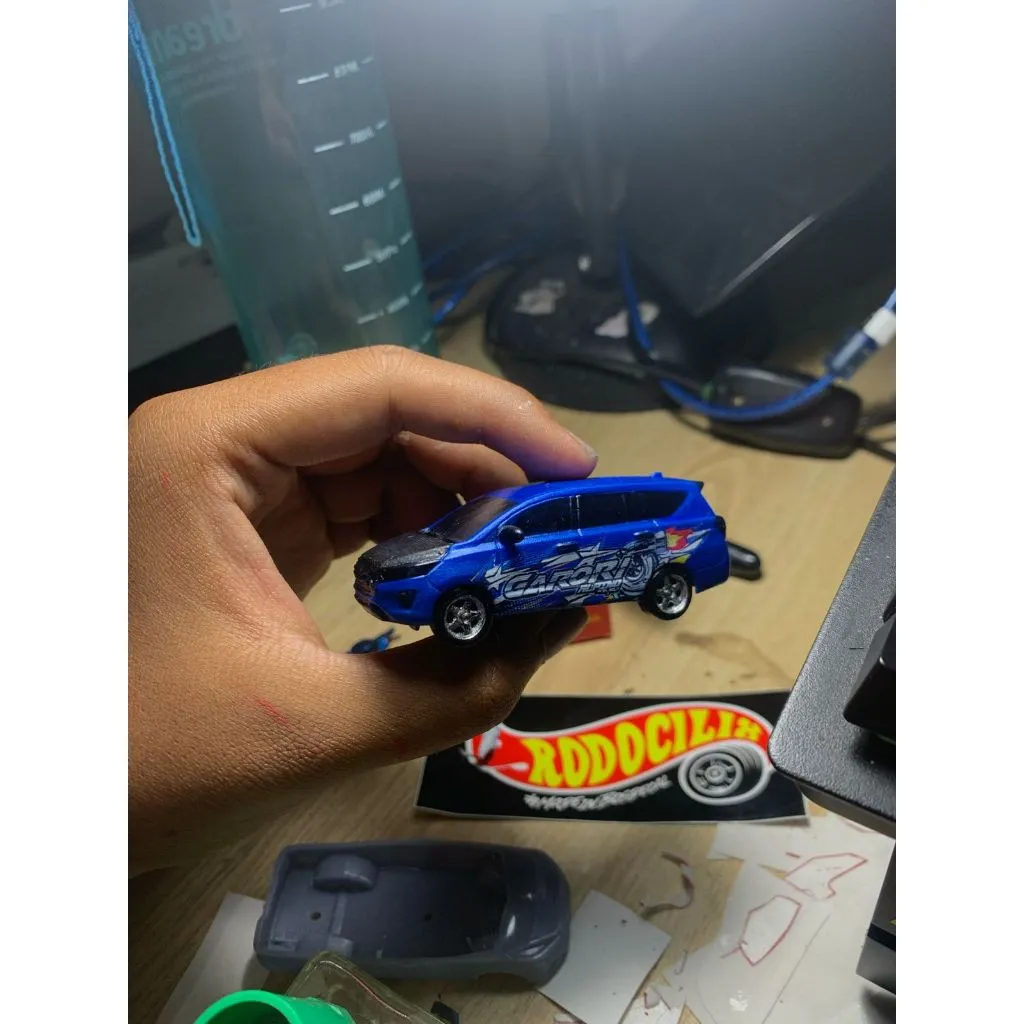 49128 diecast innova reborn collection