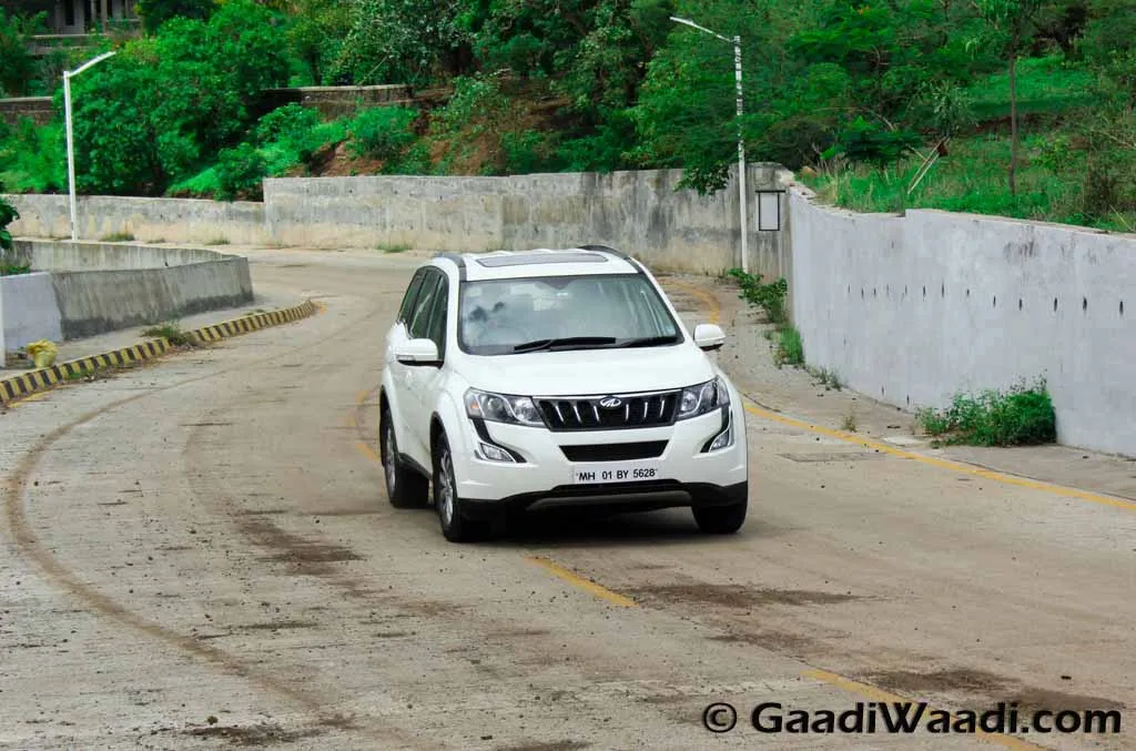 49137 xuv500 diecast interior