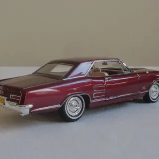 /img/49151-riviera-diecast-collecting.webp