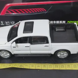 /img/49165-diecast-toyota-tundra-trims.webp