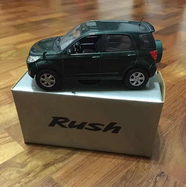 /img/49186-diecast-toyota-rush-storage.webp