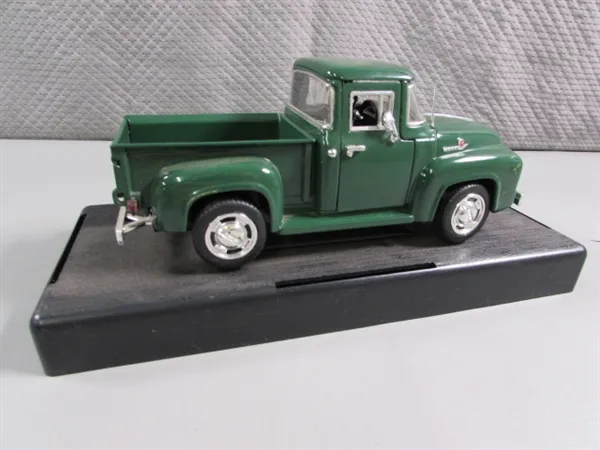 /img/49187-1-24-diecast-model-variety.webp