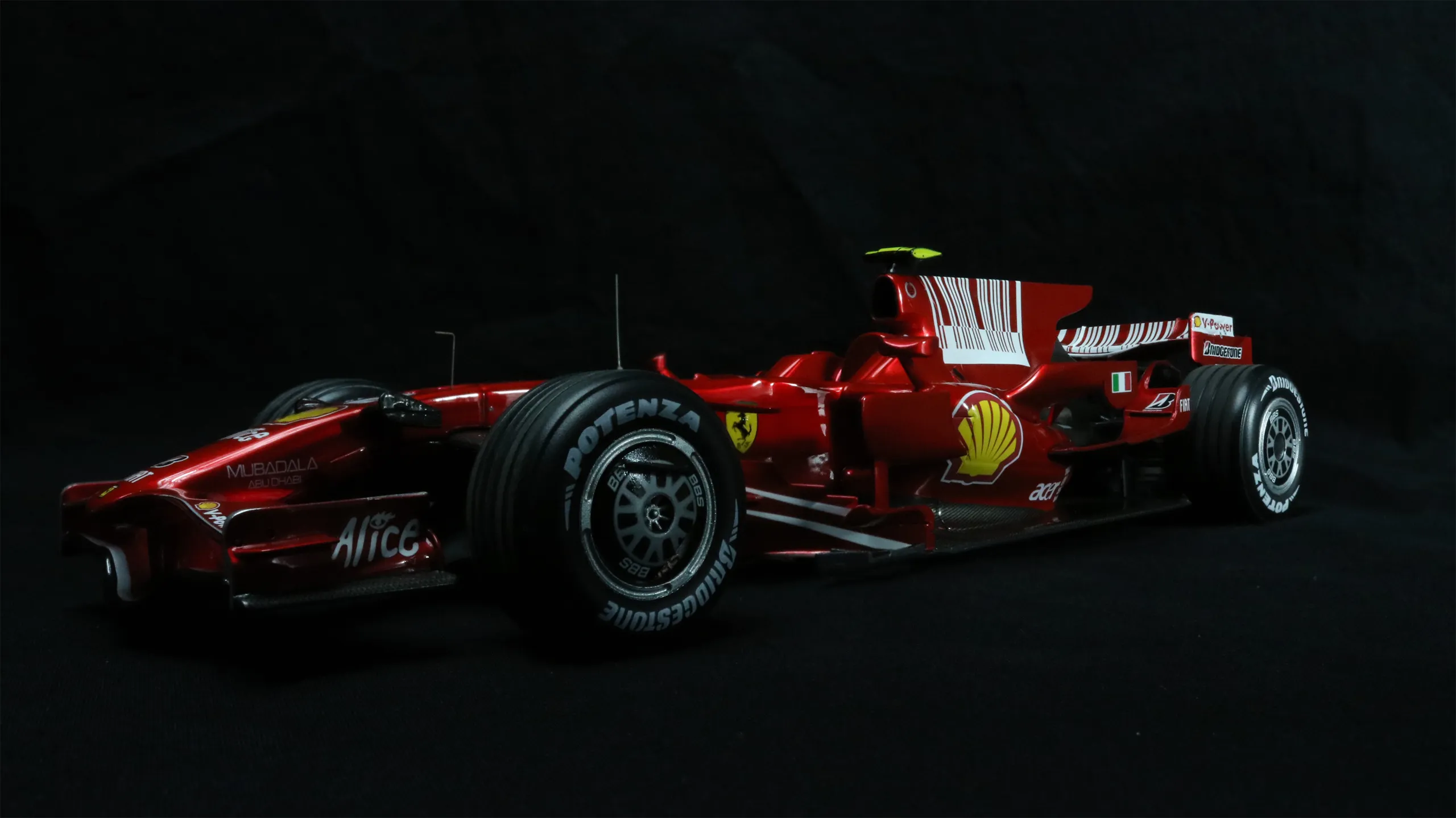 /img/49201-f1-diecast-display.webp