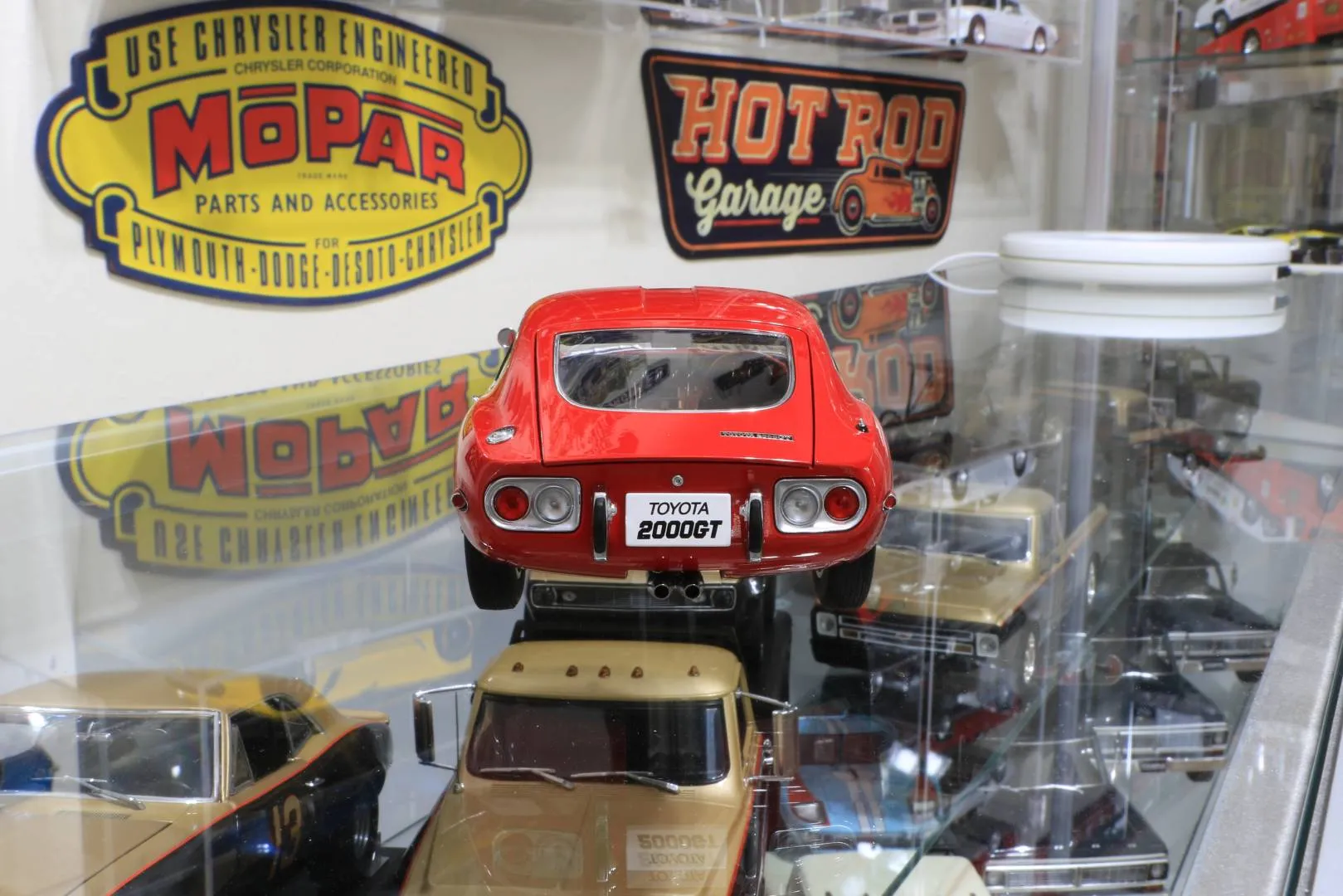 49205 diecast toyota 2000gt design