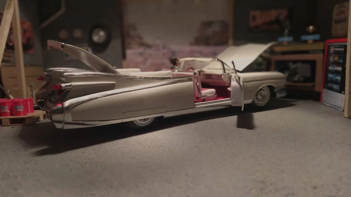/img/49209-diecast-cadillac-models-collector.webp