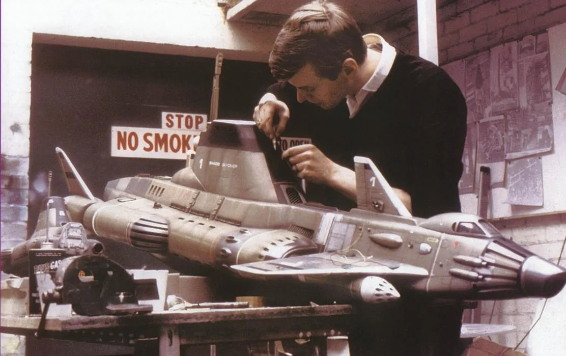 49216 ufo skydiver model display