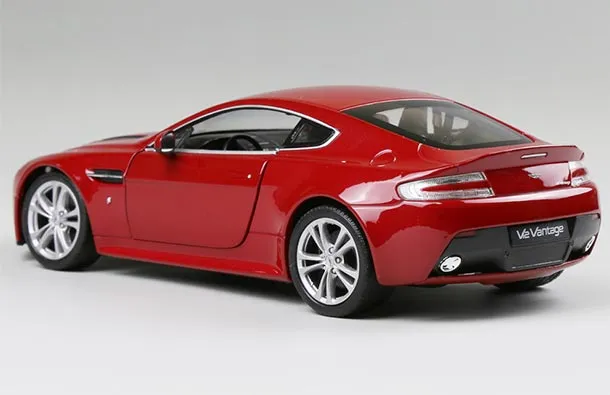 /img/49217-aston-martin-v12-vantage-model-auction.webp