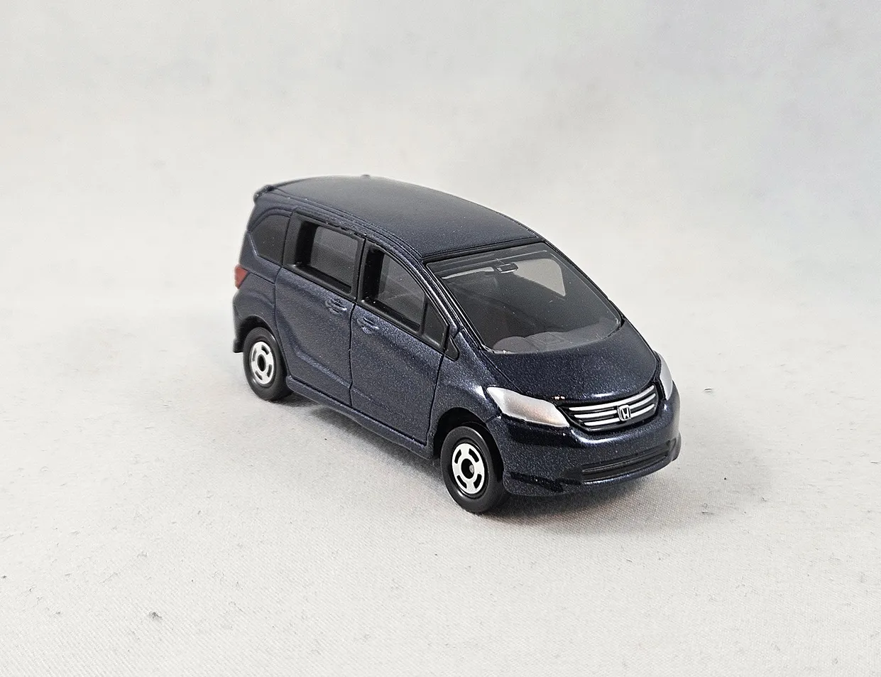 49222 diecast honda freed design