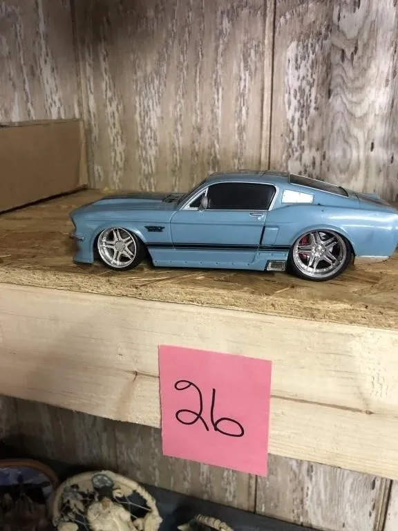 49243 mustang coupe diecast detailing