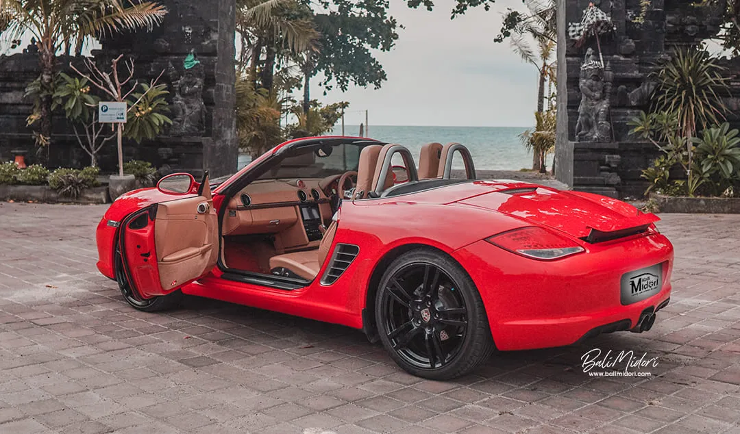 /img/49244-red-porsche-boxster-diecast-details.webp