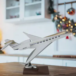/img/49249-diecast-airplane-budget.webp