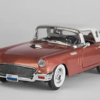 /img/49264-diecast-model-car-shopping.webp