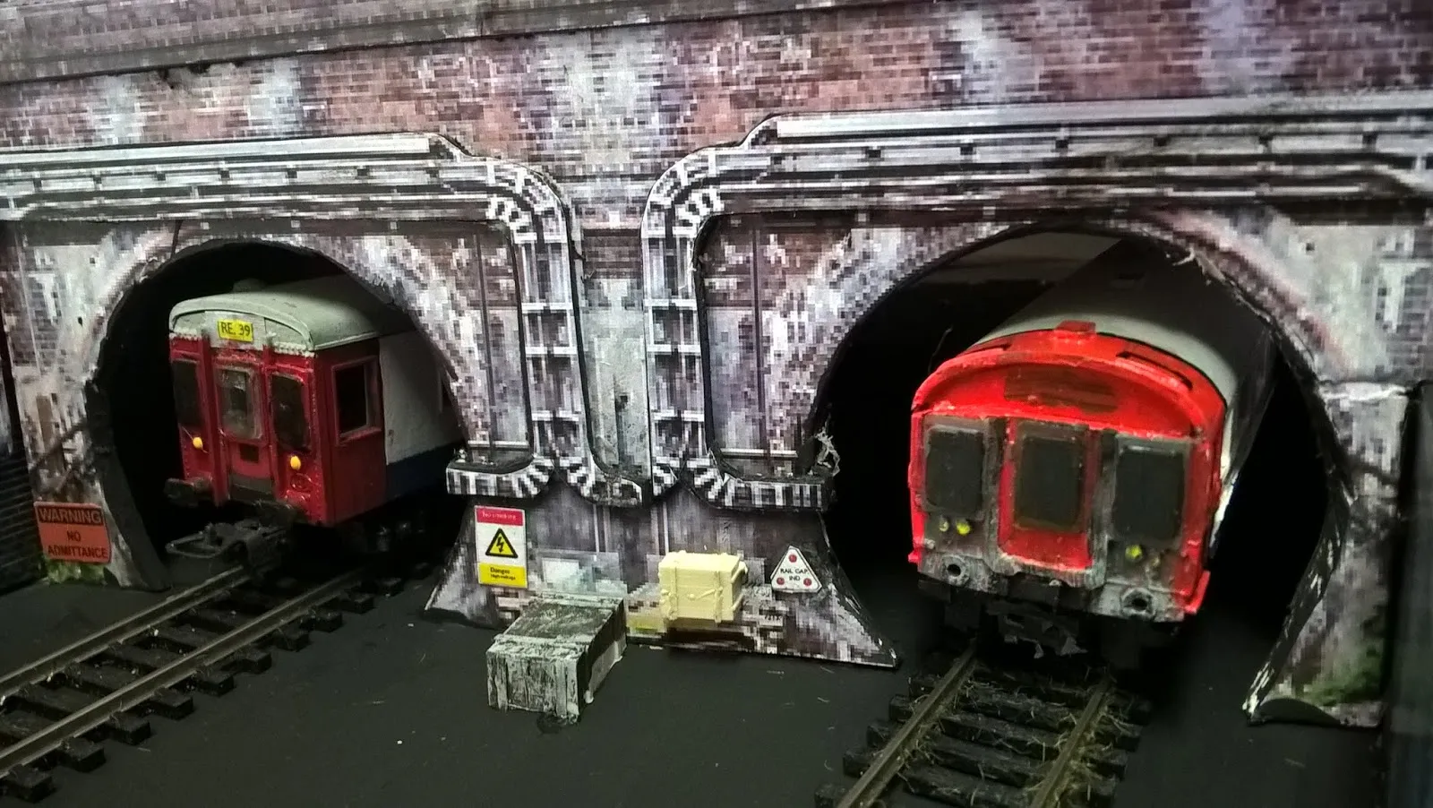 49266 diecast london underground trains future