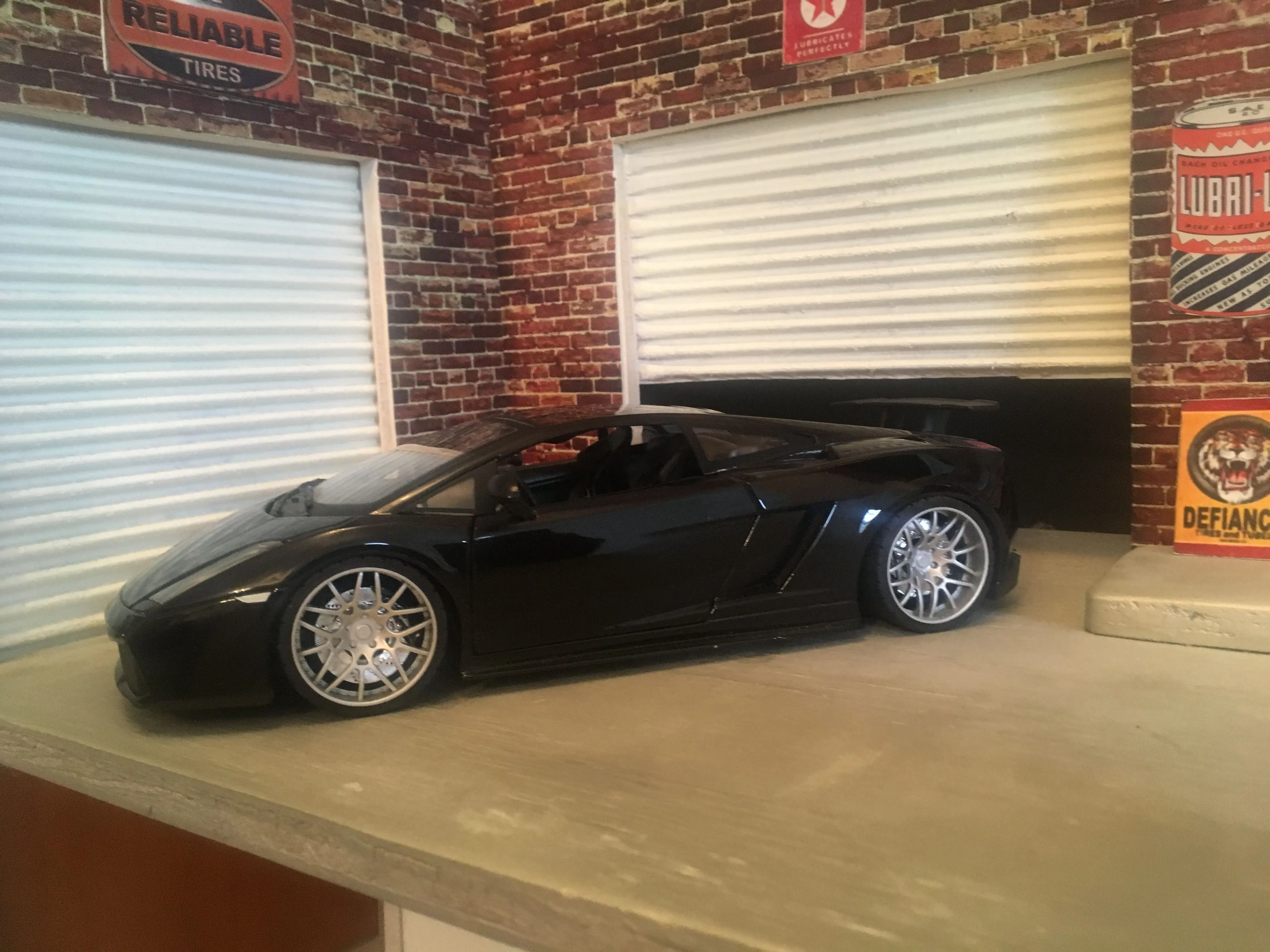 /img/49314-gallardo-diecast-auction.webp