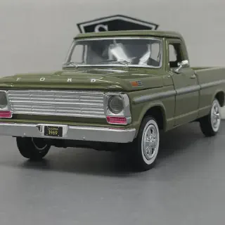 /img/49341-ford-f100-diecast-trucks-collection.webp