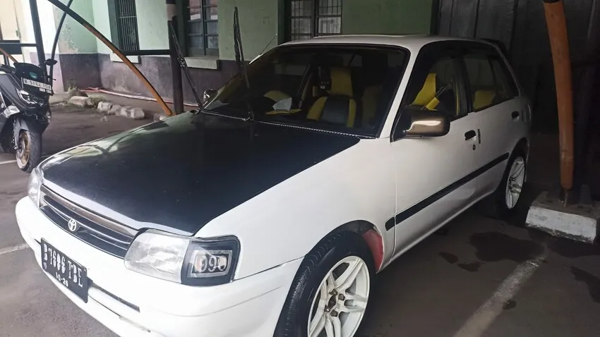 49347 diecast toyota starlet kapsul 5