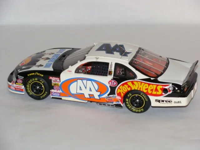 49357 diecast scale comparison