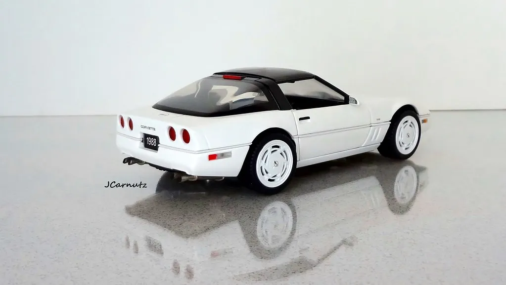 49408 2003 corvette diecast interior details