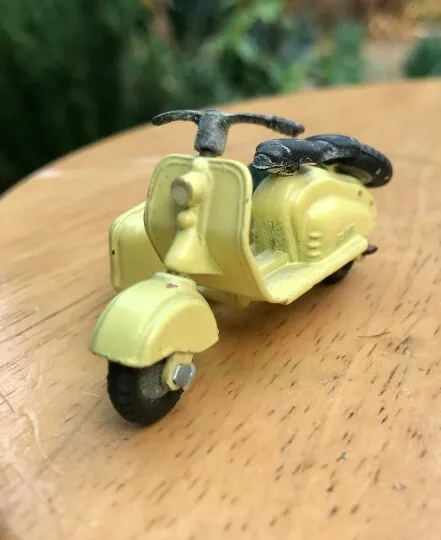 49410 diecast lambretta scooter model 2