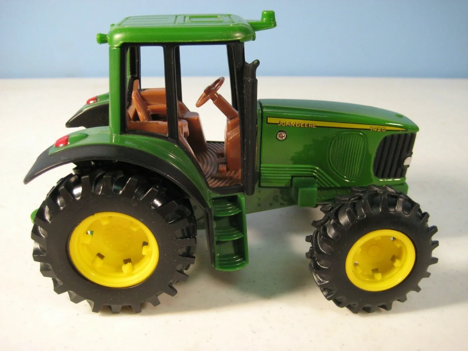 49431 john deere 8r tractor